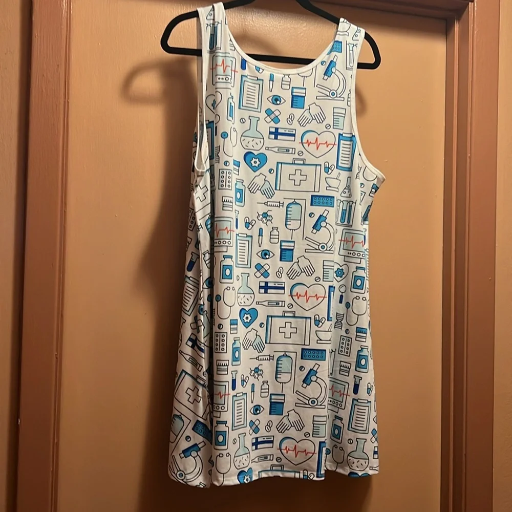 Like new never worn Lularoe perfect tank top - Picture 2 of 2